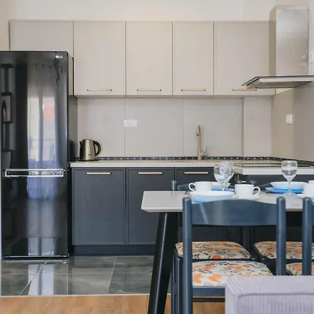 Toplish 27 Apartment *